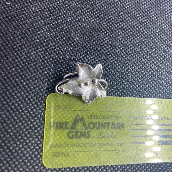 Vintage Screw Back Earring Lot - Picture 8 of 8